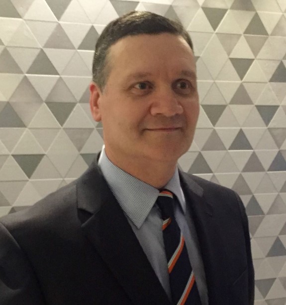 Emanuel Cuschieri riles up the Labour mob against the Vitals and Steward Prosecutor