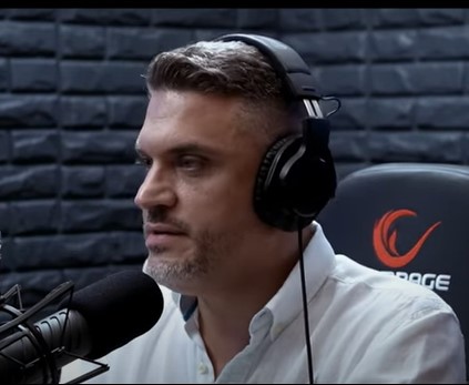 Turning Ukraine into a populist issue
