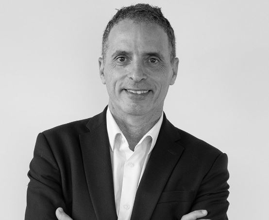 Sponsoring MasterChef while trying to win it