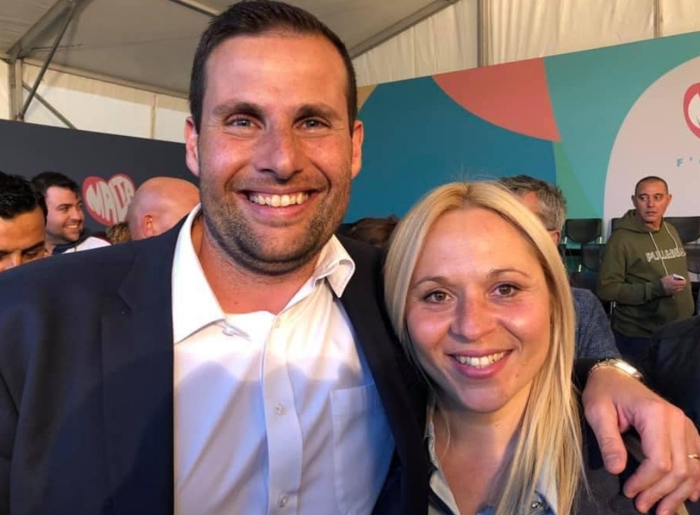 Tarxien Vice-Mayor Darlene Vella can help you fill your social housing or benefit form