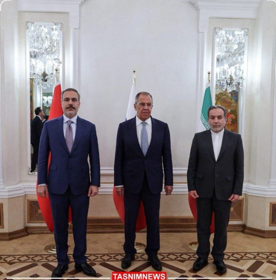Sergey Lavrov condemns Syrian rebels as terrorists: Emir Tamim bin Hamad Al Thani is all smiles
