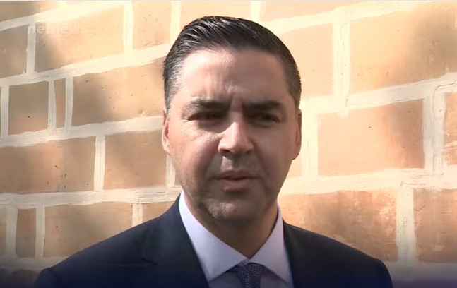 The Deputy-Prime Minister is off-script again saying that the Government should work with the Opposition to curb corruption