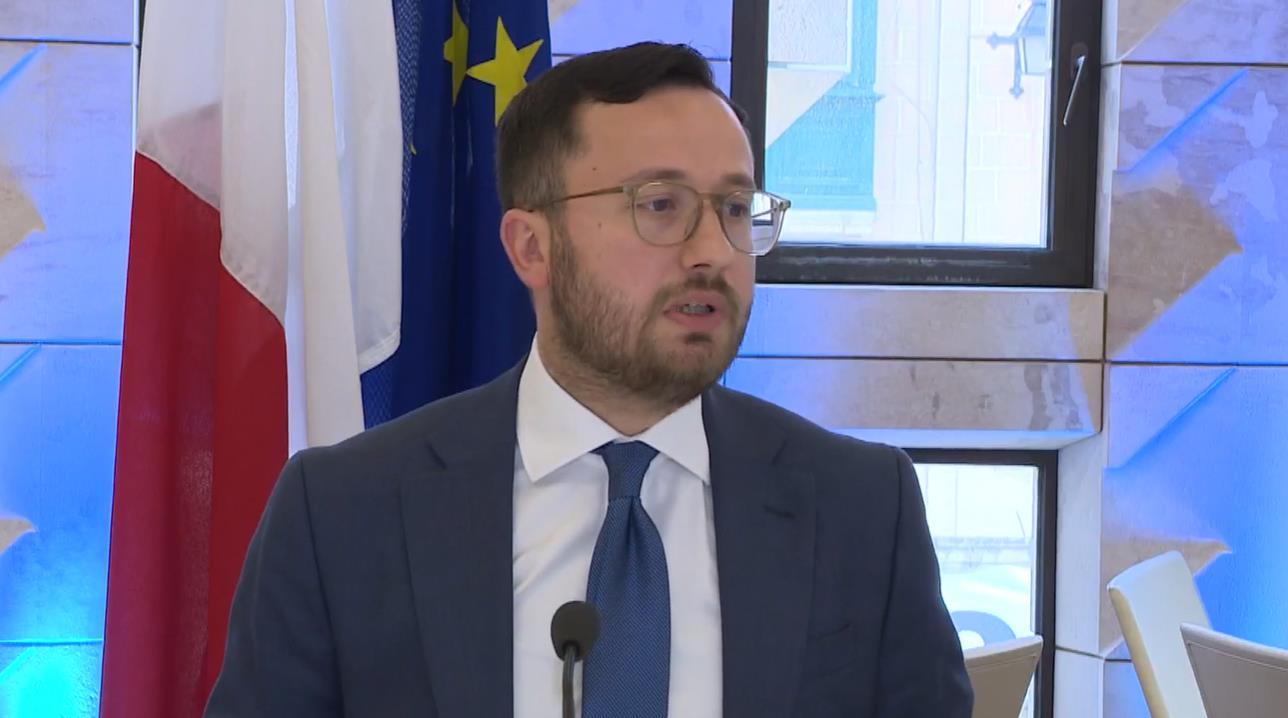 Darren Carabott doubles-down (on a training mission)