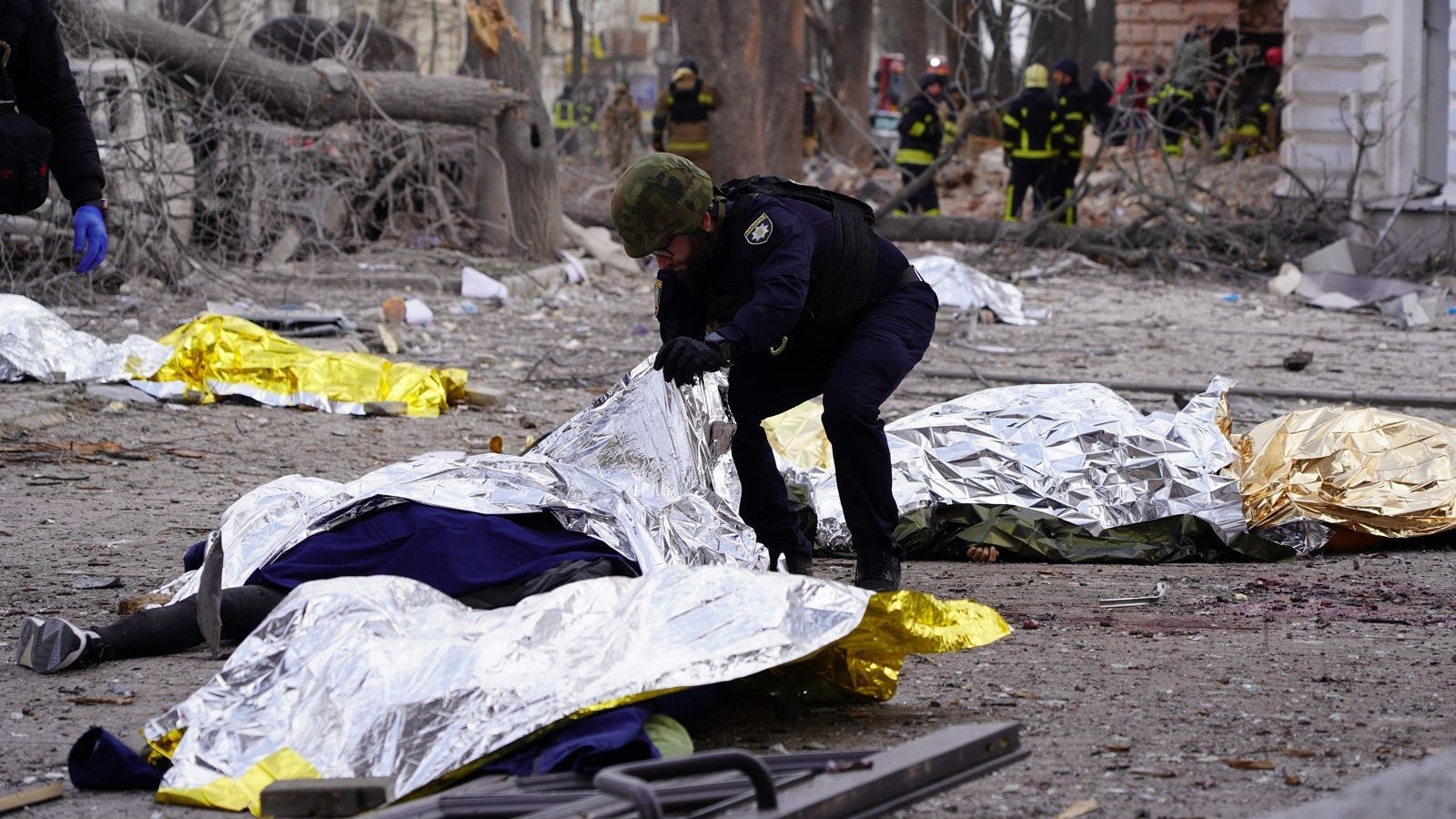 Russia fires two ballistic missiles at the city of Sumy and kills up to 31 people