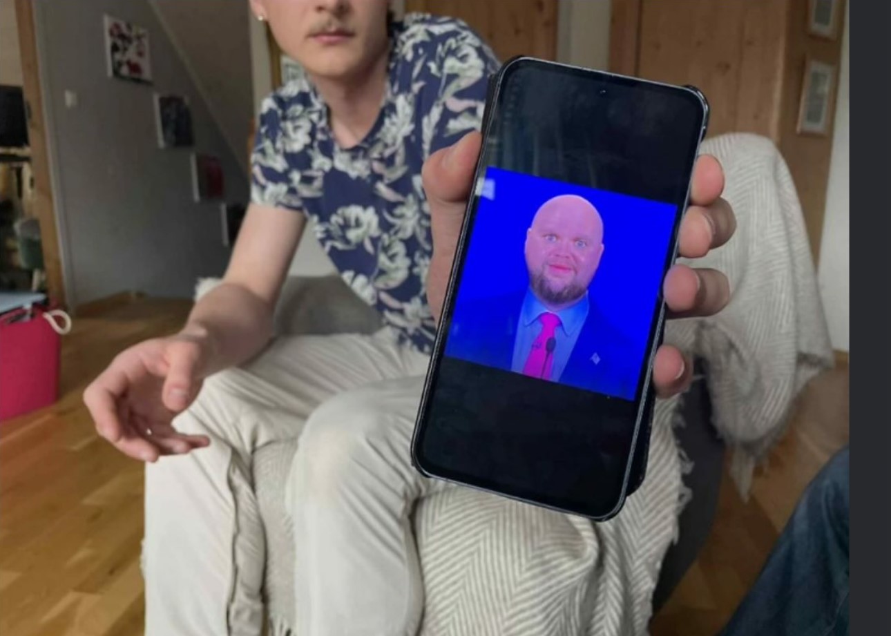 Norwegian tourist barred entry to the US for JD Vance meme in his phone