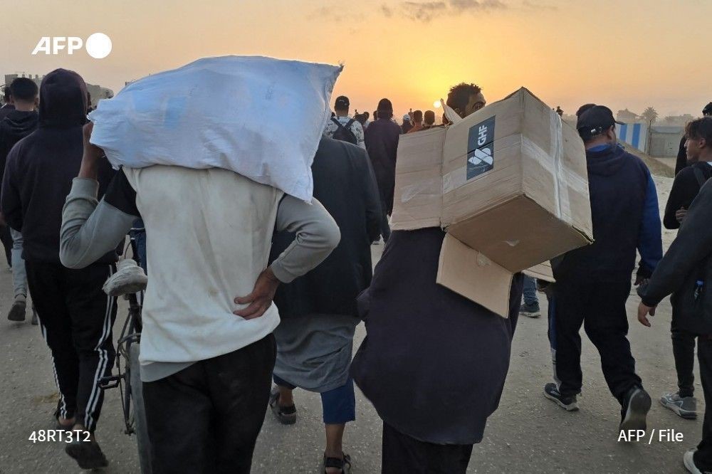 Hamas forces a man to repent for working with the Gaza Humanitarian Foundation