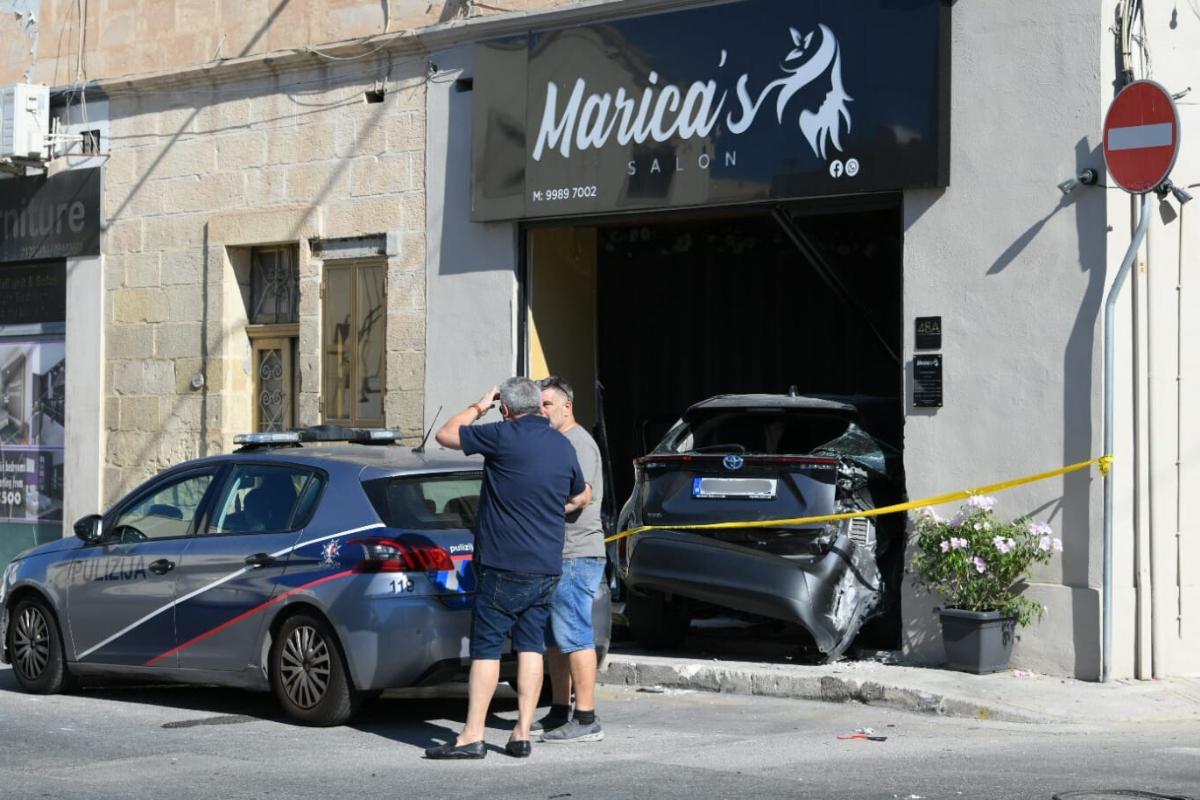 Car crashes into hair salon in St Venera: Driver injured