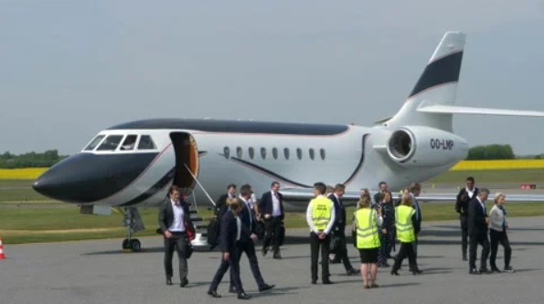 Russia jams the GPS of the EU Commissioner’s plane after Ursula von Der Leyen announces Europe plans boots on the ground in Ukraine