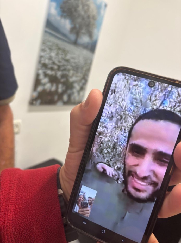 Exchange between Israeli hostages and Palestinian prisoners take place