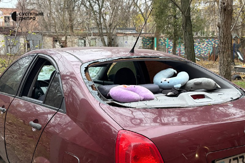 At least two civilians killed in overnight airstrikes by Russia on Ukraine: frontline soldiers warn frontlines in the south may collapse