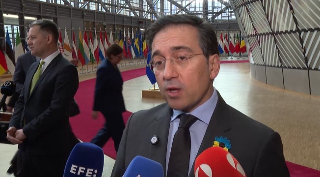 Radoslaw Sikorski says that Marco Rubio convinced Hungary to drop veto against Russian sanctions: Spain says Gaza Peace Board not bringing peace