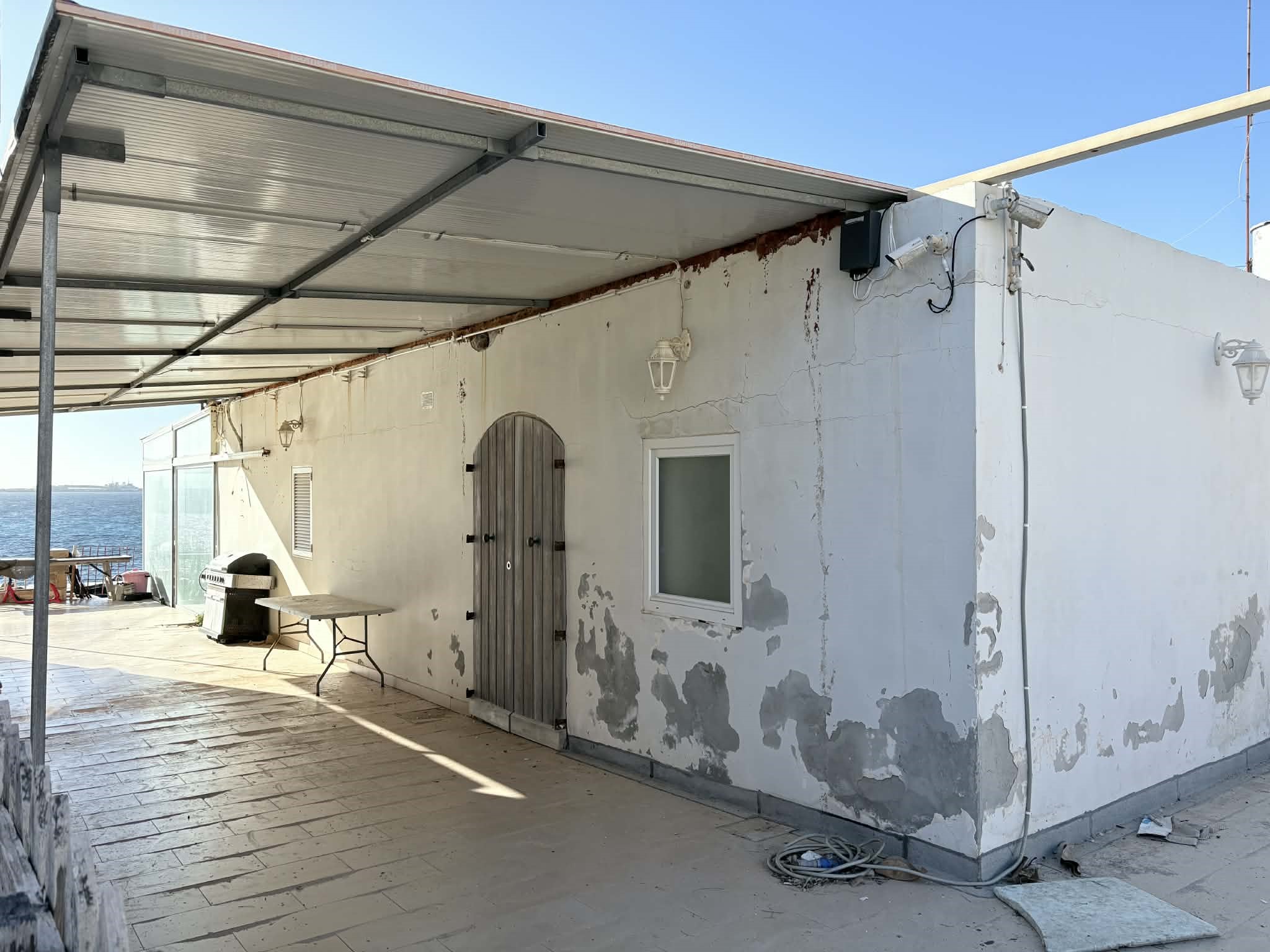 Laundering drug money with Armier boathouses