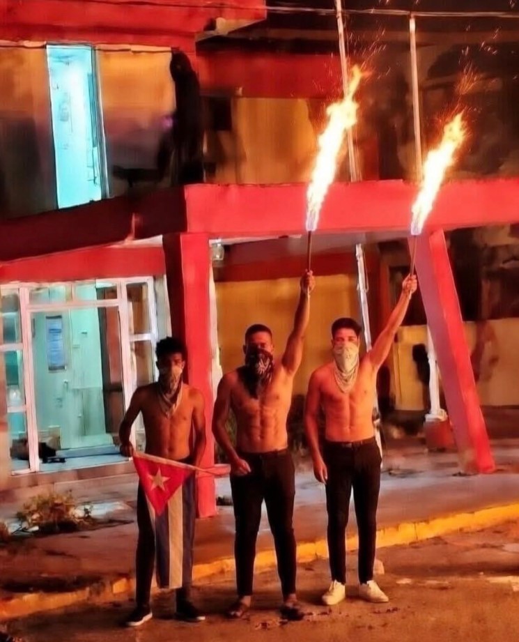 Cubans up in arms against the regime