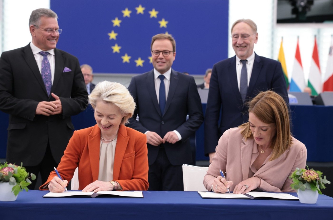 European Parliament to have greater legislative role: Parliament pushes for European taxes and bigger budget