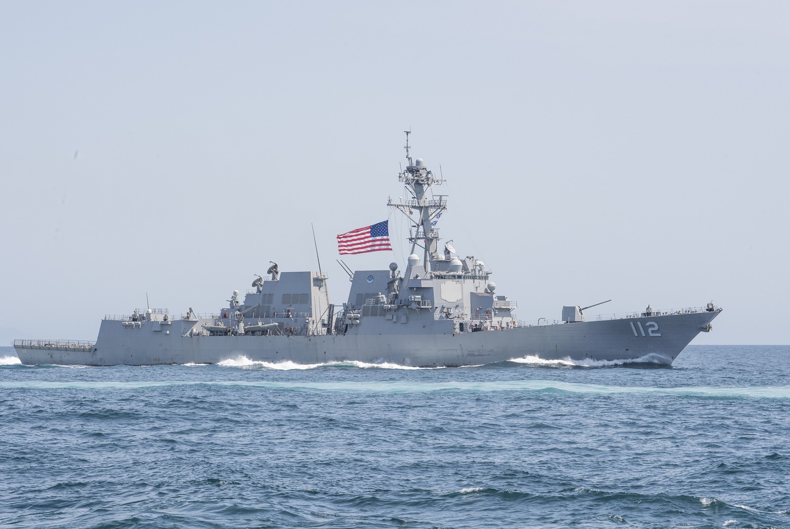 US Navy blocks the Strait of Hormuz