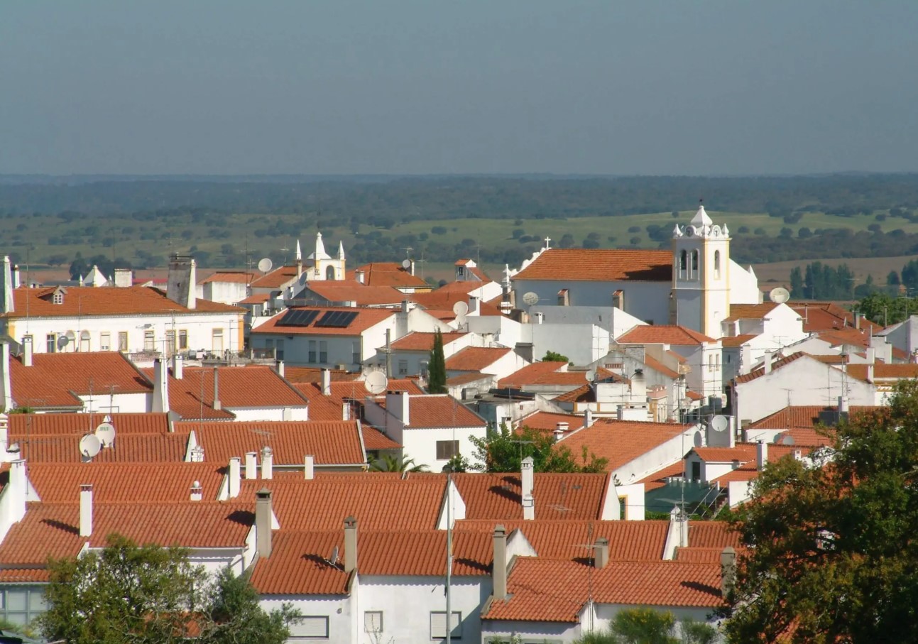 Portugal records hottest ever day in May at 40.3°C in Mora
