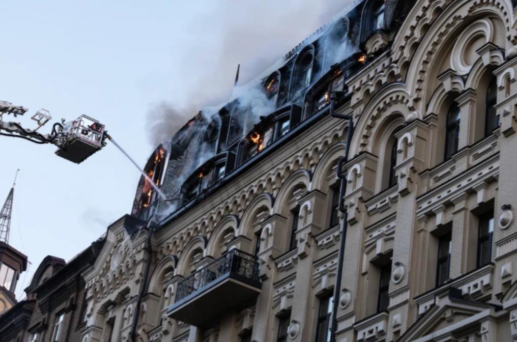 Russia continues its daily streak of war crimes and bombs a civilian pool