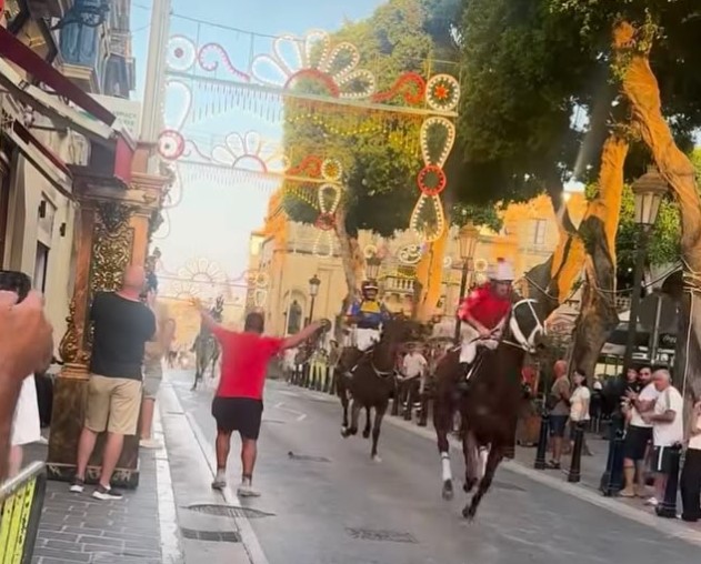 Two horses crash in Rabat (Gozo) horse race